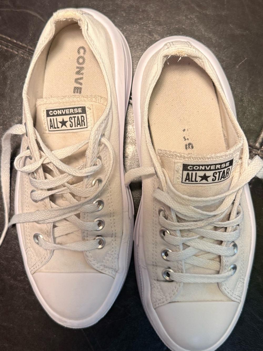 Women’s size 9 Converse White Canvas Platform Sneakers - Picture 3 of 9
